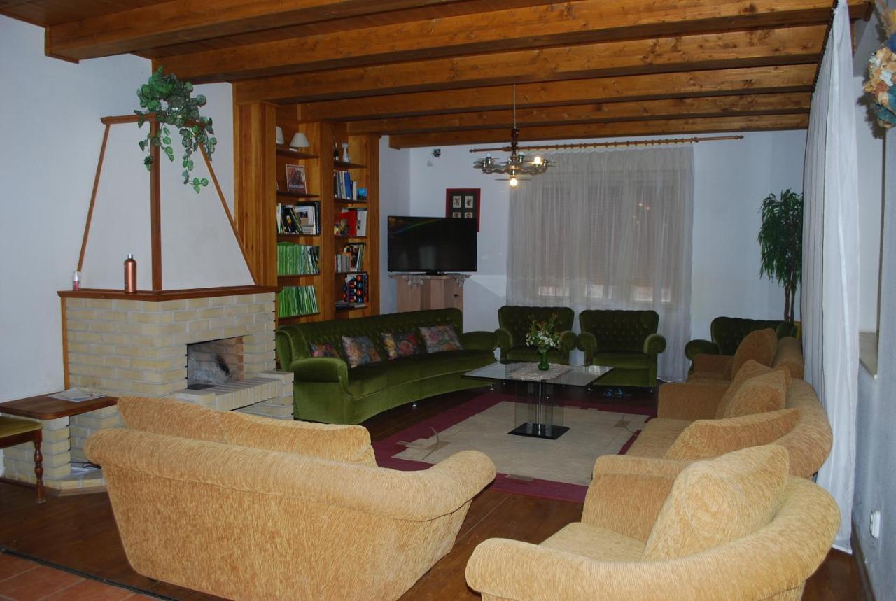 Casa Napsugar Panzio Bed & Breakfast Apostag Exterior photo